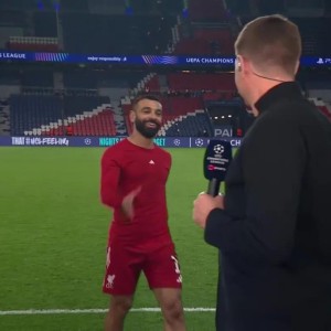 枯坐90分钟，萨拉赫赛后与杰拉德打招呼后拒绝了采访请求