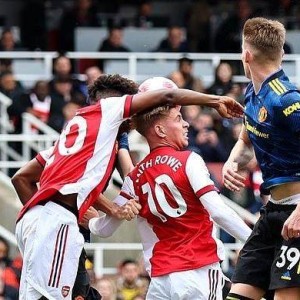 枪手曼联大战争议频出 主裁尺度不一左右争4形势？