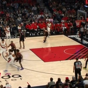 开云官网-杨瀚森弧顶拿球 和乐福准备配合 简单交球失误了…